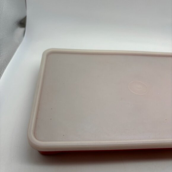 Vintage Tupperware Deli Meat Hot Dog Bacon Storage Container Plastic with Lid - Picture 4 of 15